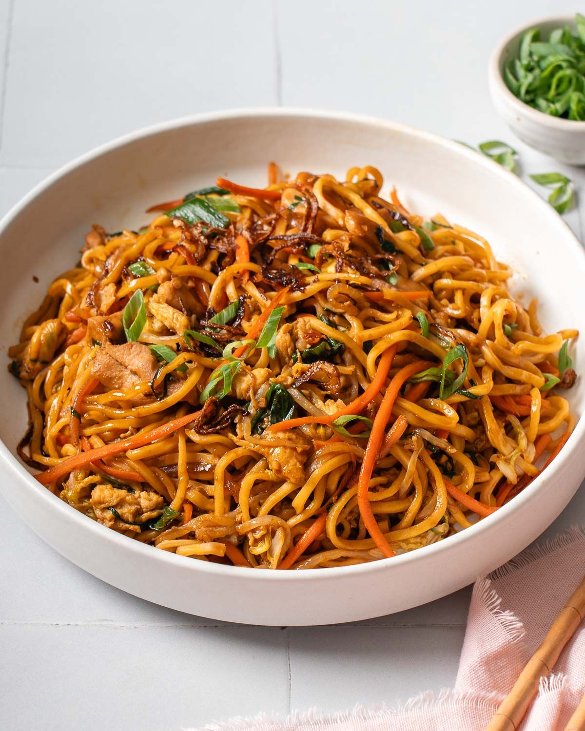 Bami Goreng με Noodles Αυγών και Κοτόπουλο